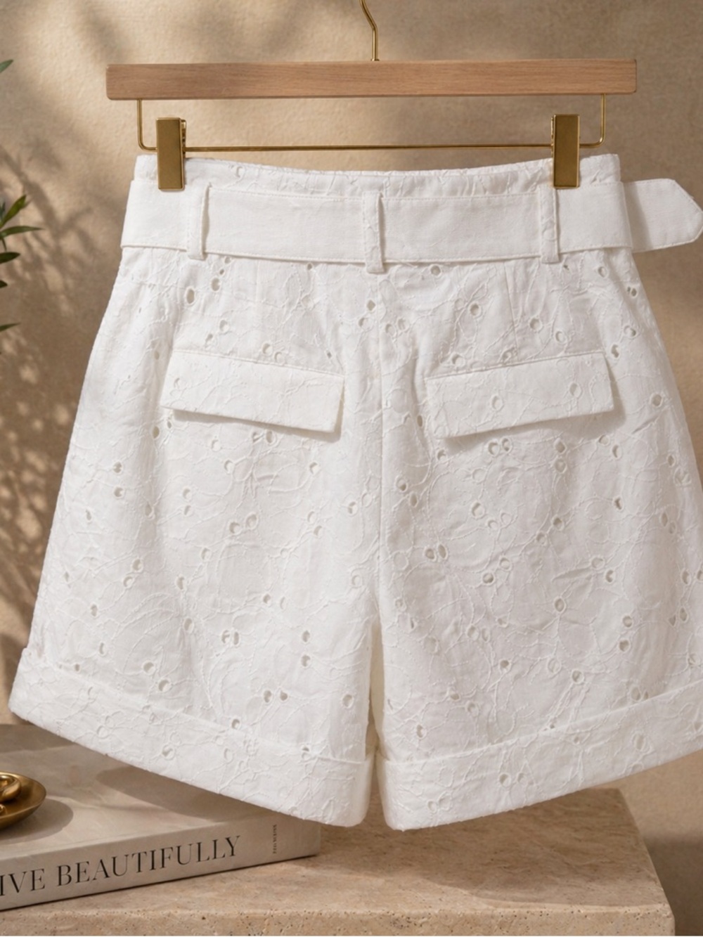 Ted Baker High Waist White Eyelet Shorts Size 0 (US Size 2) - Picture 3 of 9